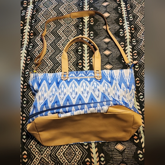 Stella & Dot Handbags - X-LARGE Stella And Dot Getaway Weekender Bag